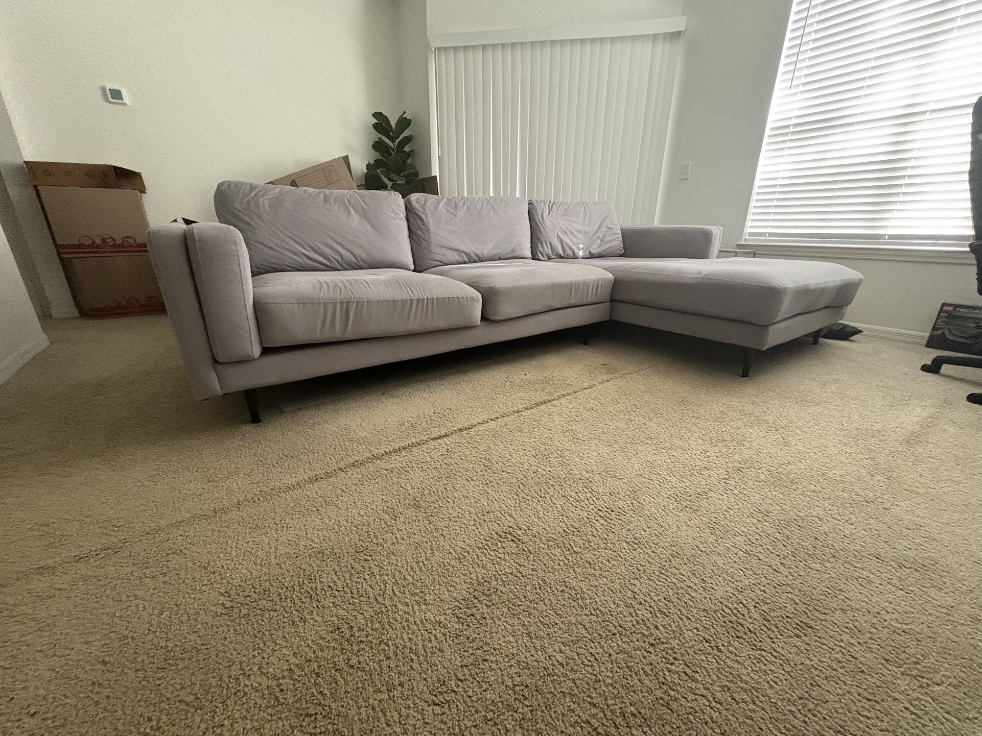 Left 2-Piece couch with chaise (Gray)