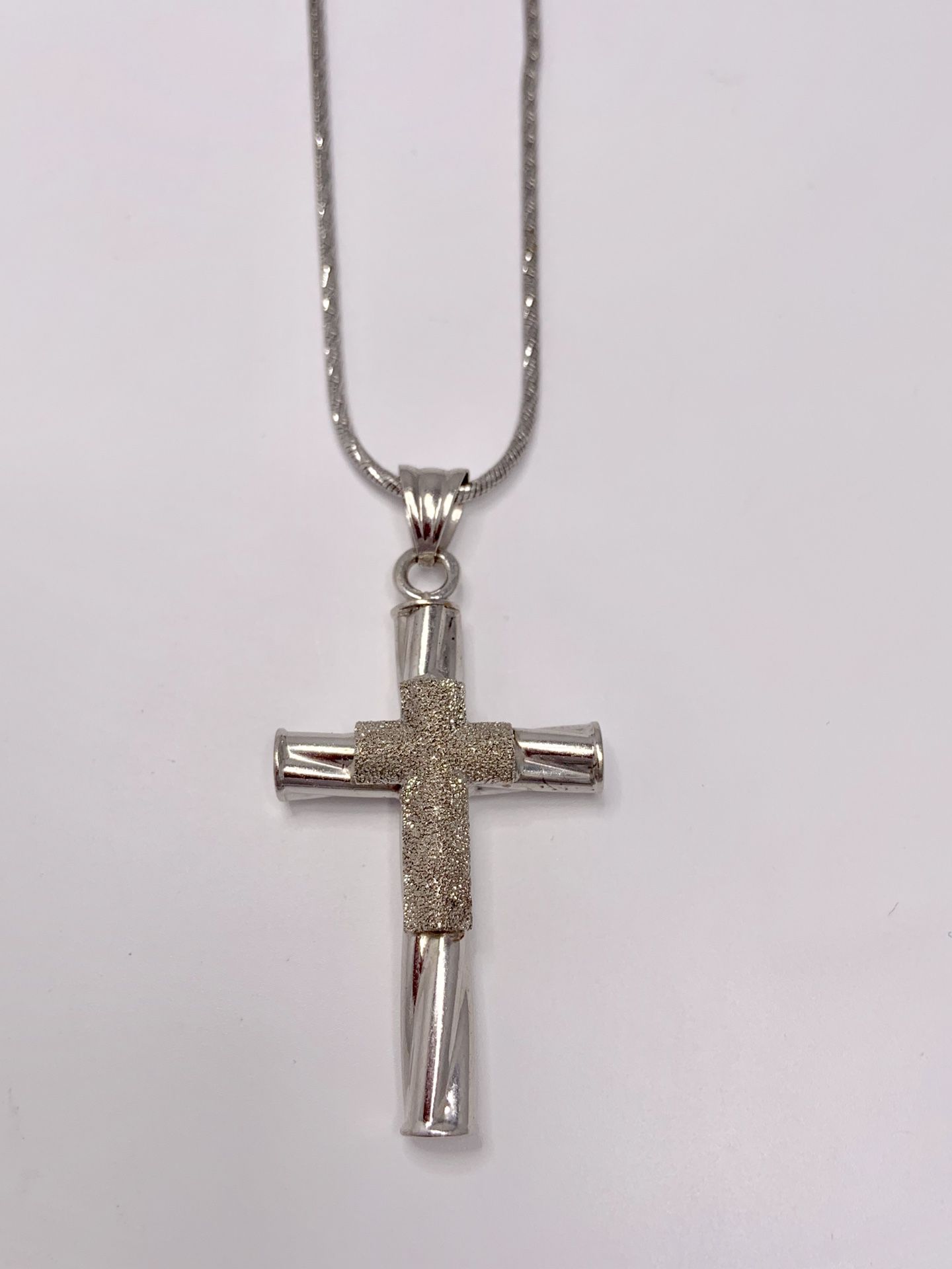 14K White Gold Cross and Chain Set