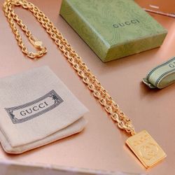 Gucci gold necklace