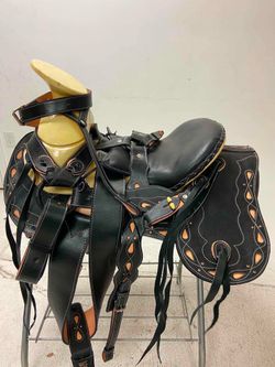 Montura charra de cuero