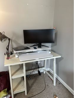 MUST GO TODAY!! Desk + standing desk topper