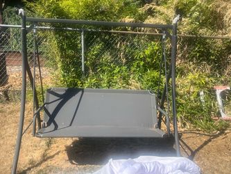 Outdoor Patio Swing with Metal Frame