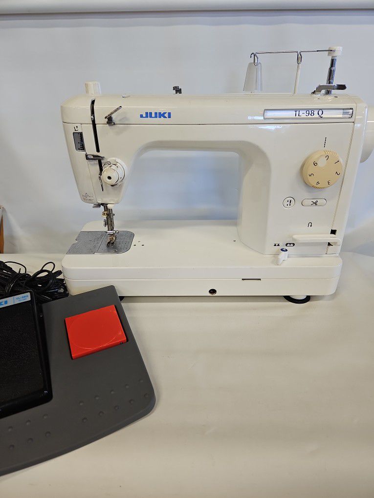 Juki TL-98Q Straight Stitch Sewing Machine 806516-1