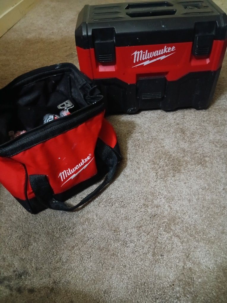 MILWAUKEE SHOP VAC AND DRILLS