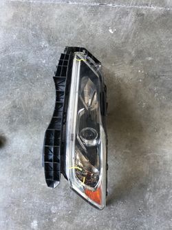 16 Honda Accord Lt headlight