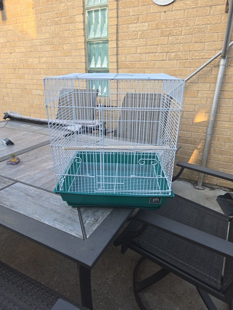 Prevue Square Top Bird Cage Small - - (16"L x 14"W x 18"H)