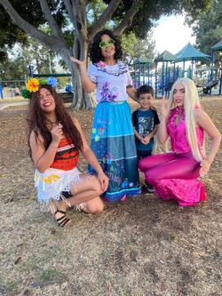 Party characters/ Barbie/ Princesses, Face Painting, Balloons