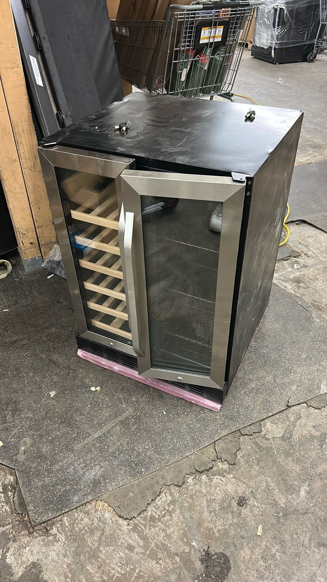 Mini Refrigerator For Drinks & Wine