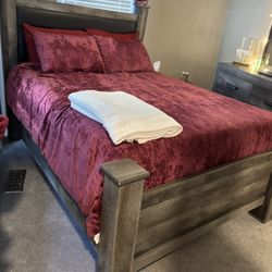 Queen Size Bedroom Set