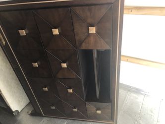 Mahogany dresser with 10 drawers in perfect condition