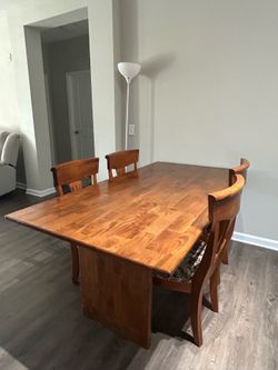 Dining table with 4 chairs - Solid wood