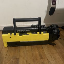 Streamlight 45670 Portable Scene Light 10,000-Lumen Portable and Collapsible Flood Light with Heavy-Duty Shoulder Strap,