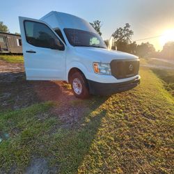 Nissan. Nv2500 HD High Roof Van
