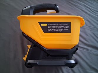 Cordless power spreader