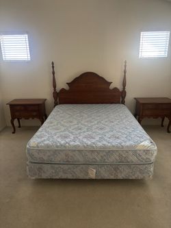 Thomasville  vintage 5-piece Bedroom set plus queen mattress and box spring set