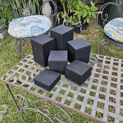 Set of 6 risers, black