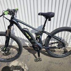 Bulls SIX50 + E FS 2 E-Bike. 