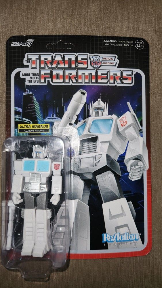 Super7 Reaction Transformers Ultra Magnus 
