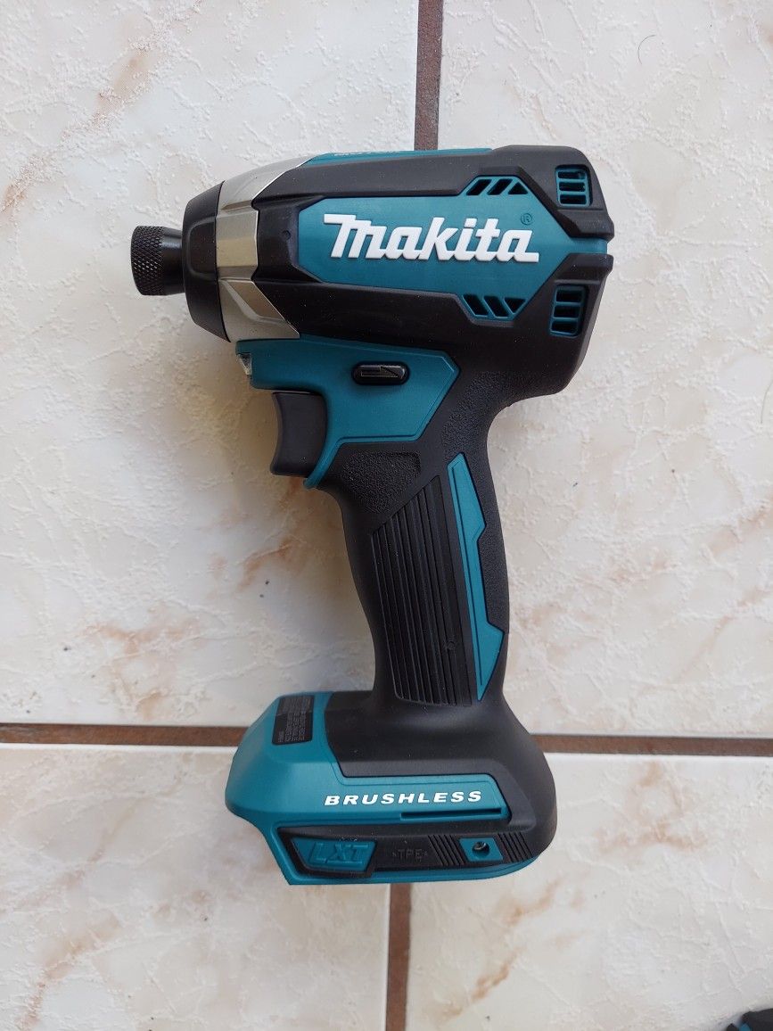 New Makita Impact Driver 1/4" XDT13 - Brushless