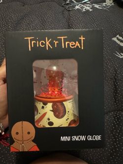 Trick 'r Treat Mini Snow Globe