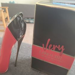 Very Good Girl Purfume