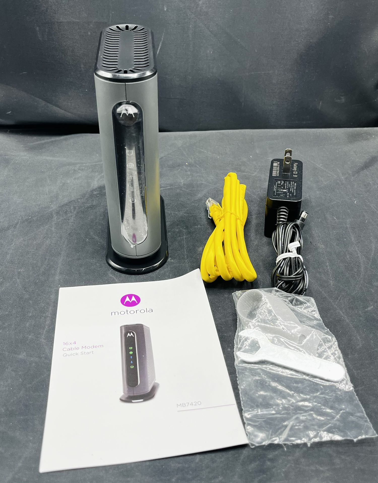 MOTOROLA 16 X 4 CABLE MODEM 686 Mbps MODEL MB7420
