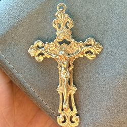 14k Gold Crucifix Cross Pendant 