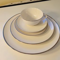 Footed Cup & Saucer