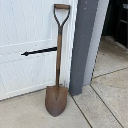 Shovel - 40 inches