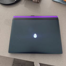 Alienware 18 Area‑51 — Intel Core Ultra 9 275HX / RTX 5090 / 64GB RAM / 2TB SSD / 18″ 300Hz