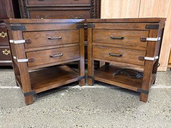 RIVERSIDE FURNITURE Rustic Dark Wooden 2-Drawer Nightstand (Set of 2)