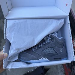 Wolf grey 5 size 5