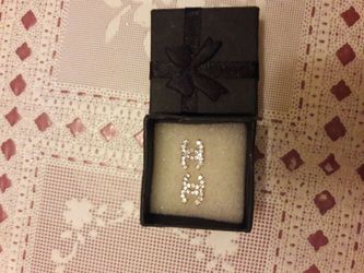 BRAND NEW EARRINGS!!