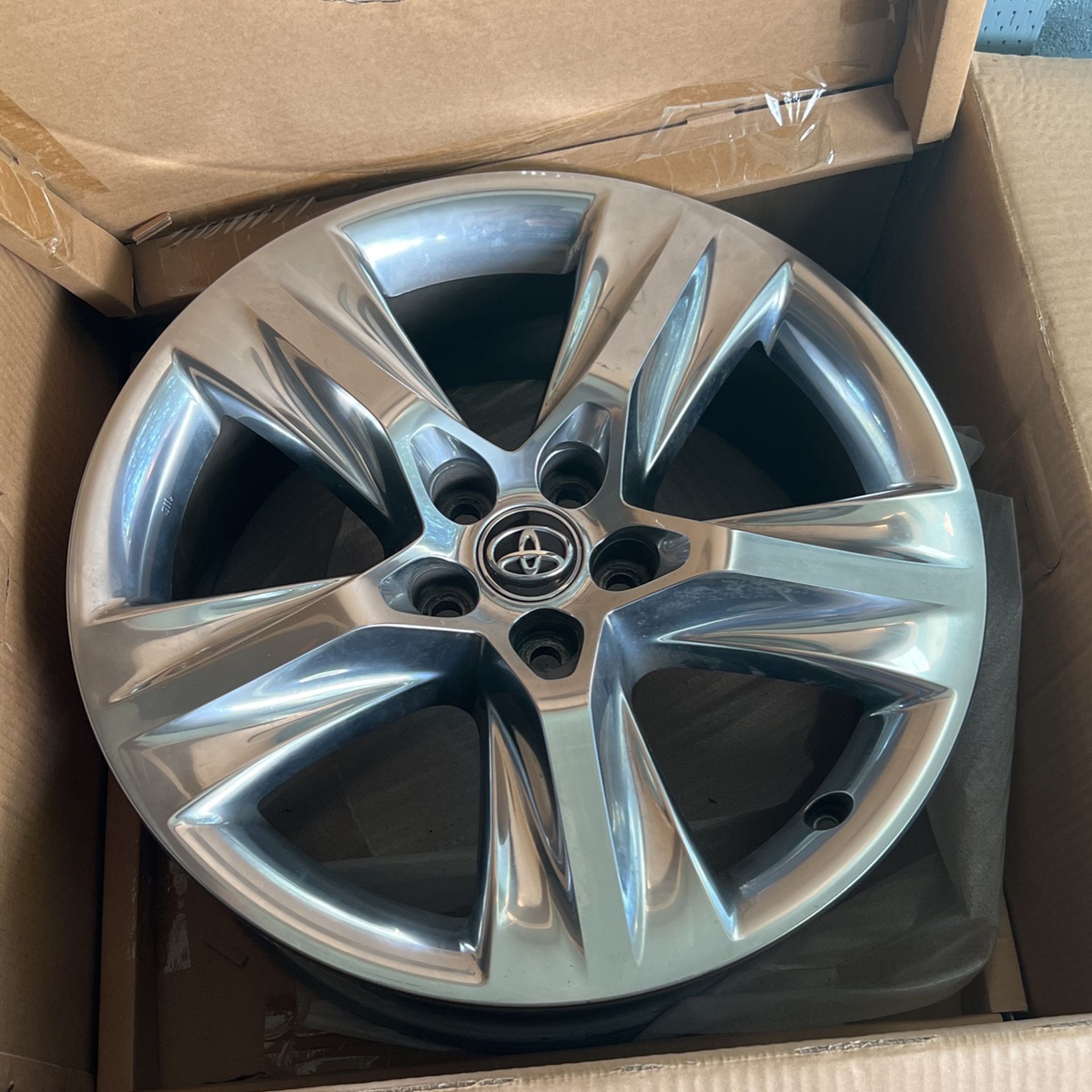 2017 highlander Rims