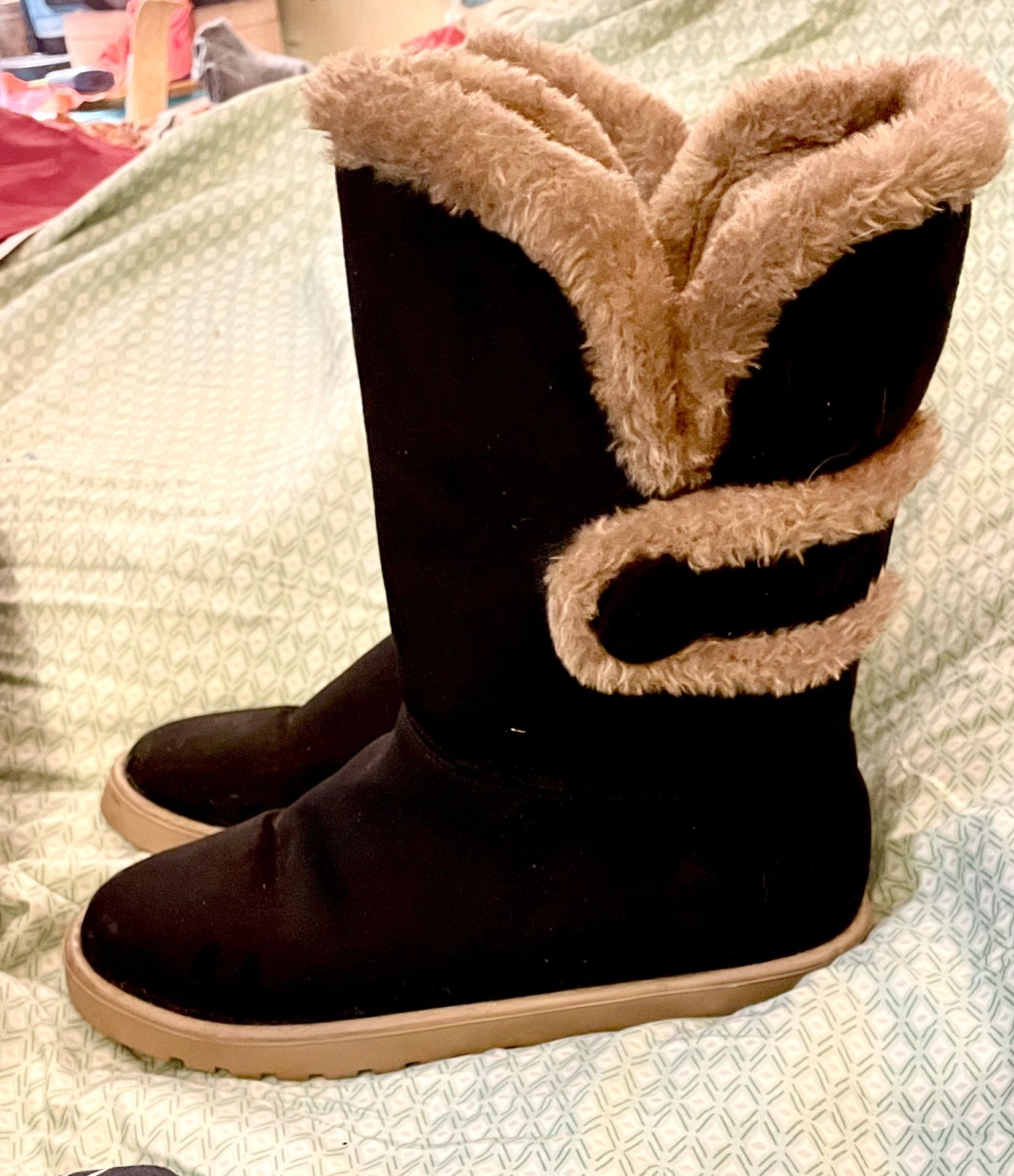 Women’s Winter Boots Size 39