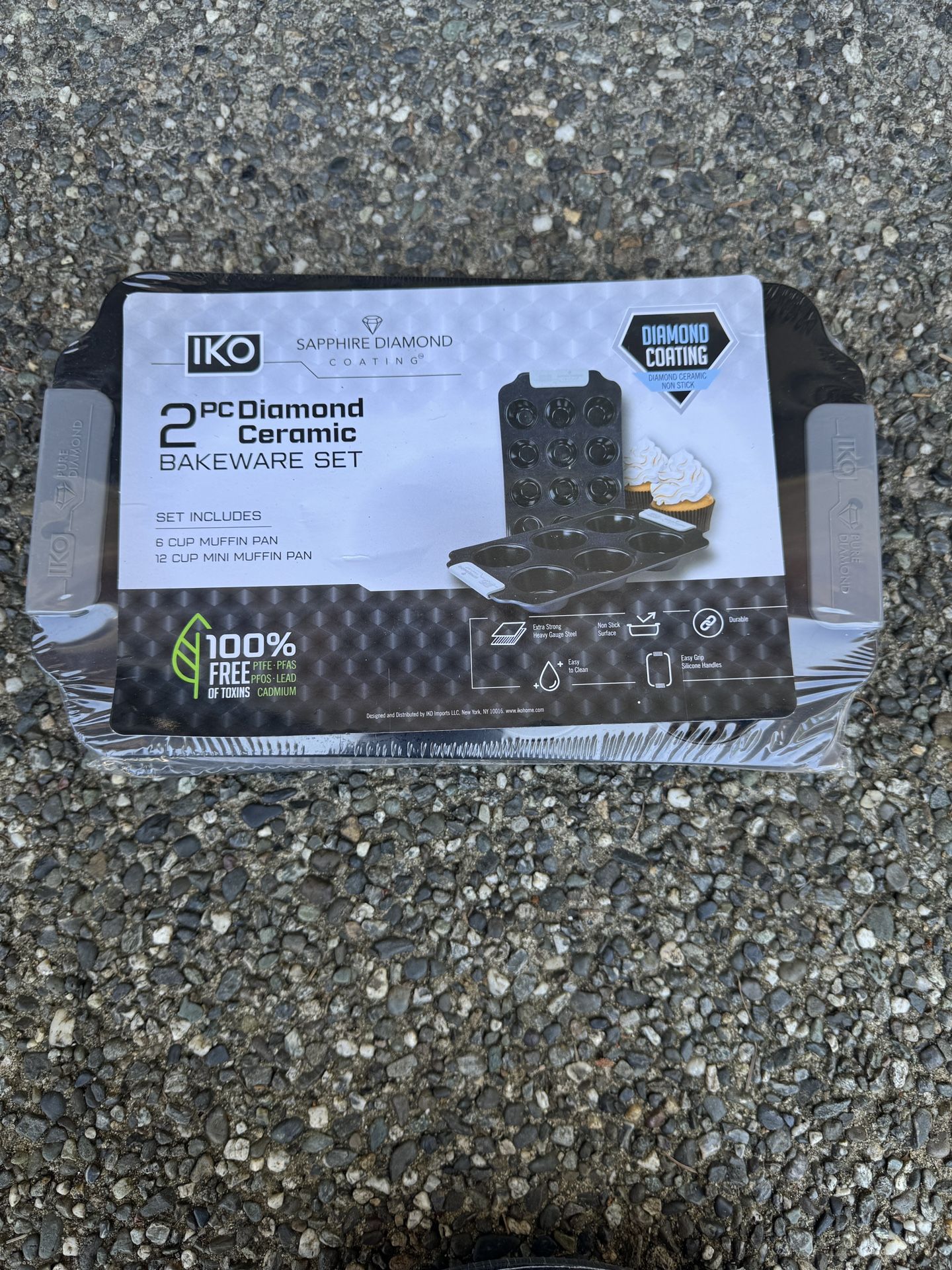 Pure Diamond Ceramic Non Stick Bakeware (Black, 12 Cup Mini Muffin Pan