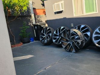 28 " LEXANI RIMS and tires