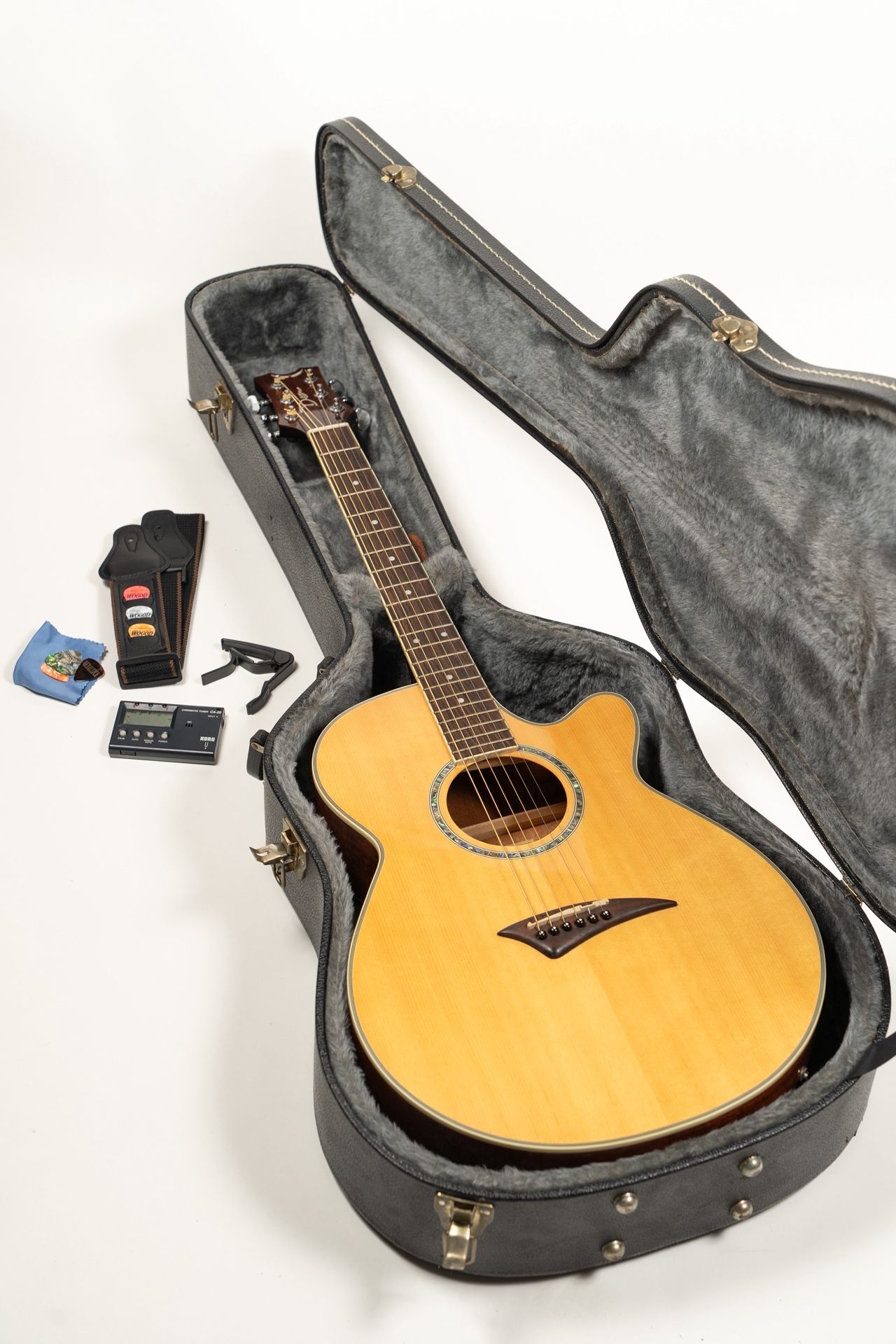 Dean Performer Acoustic Electric guitar with hard case and extras 