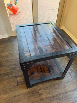 2 End Tables