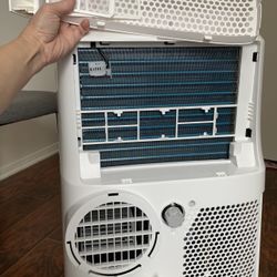 Toshiba 1000BTU Portable AC