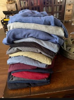 Men’s small and medium tee shirt clothes