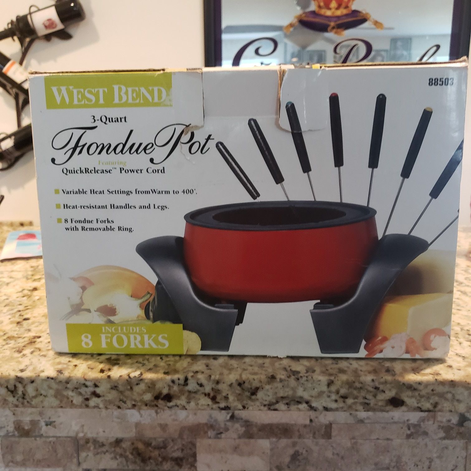 New Westbend Fondue pot