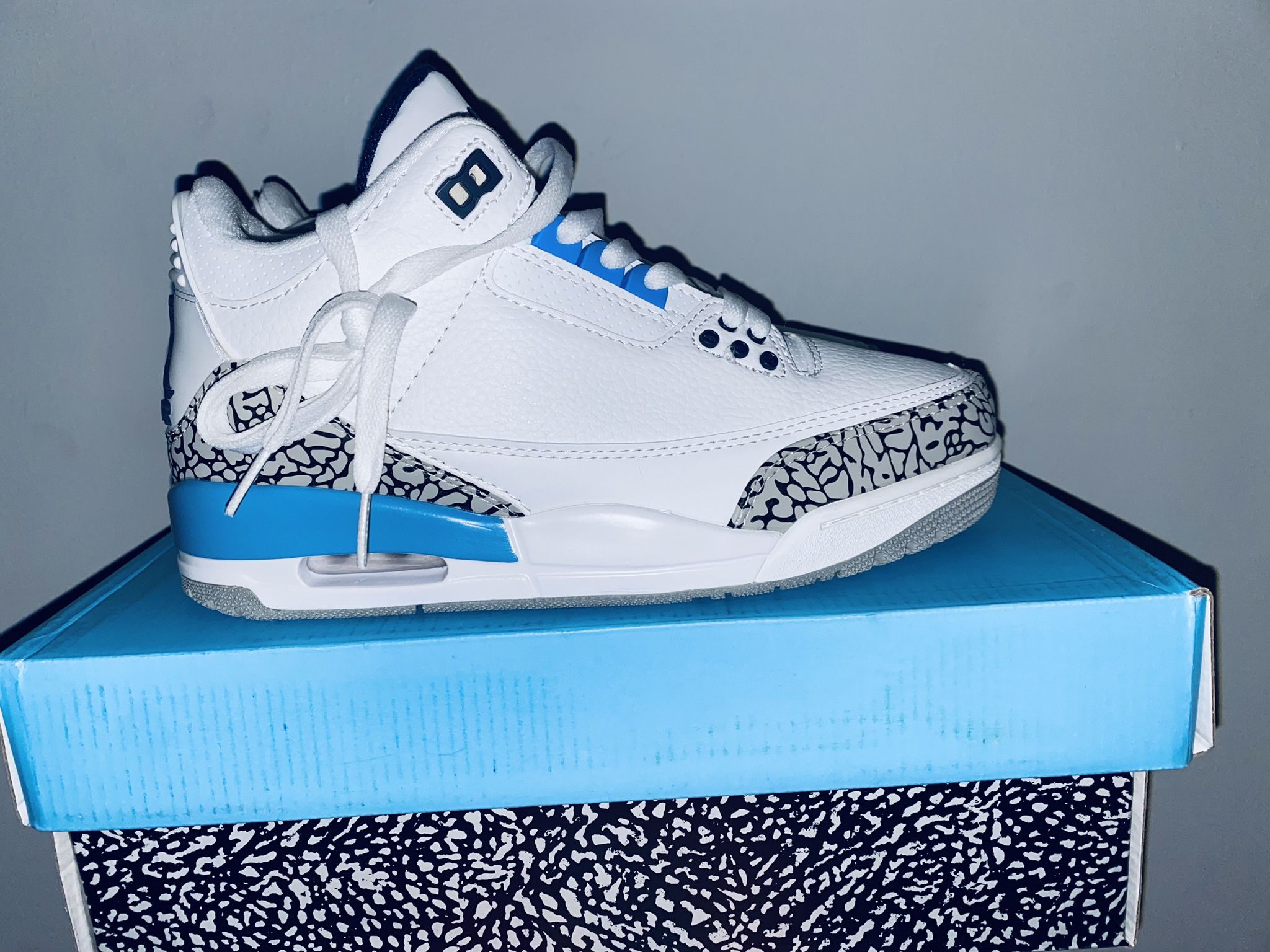 Air Jordan 3 UNC Size 9.5