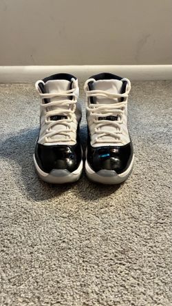 Air jordan 11 Concord size 12 *willing to negotiate price*