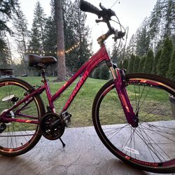 NEW Schwinn women's trailway 700c/28” hybrid bike