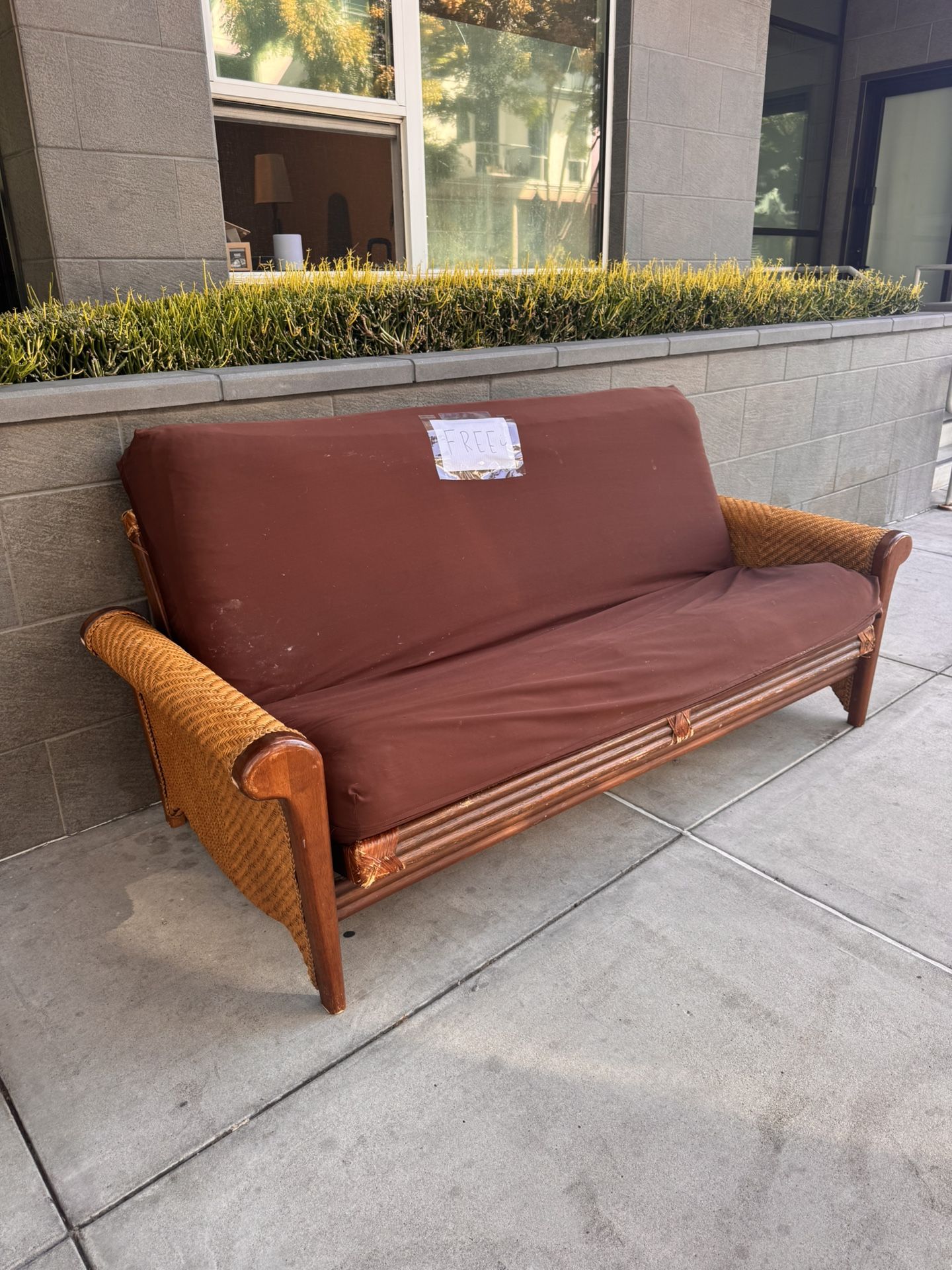 Free Futon !!