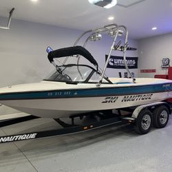 Beautiful Ski Nautique Ski boat 