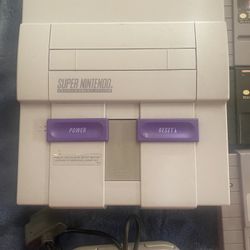 Super  Nintendo w/ Games - Everything Works!