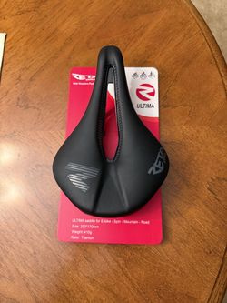 Zeta Ultima Bike Saddle with Titanium Rails
