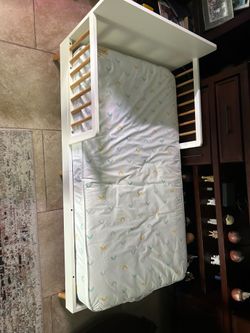 Toddler bed